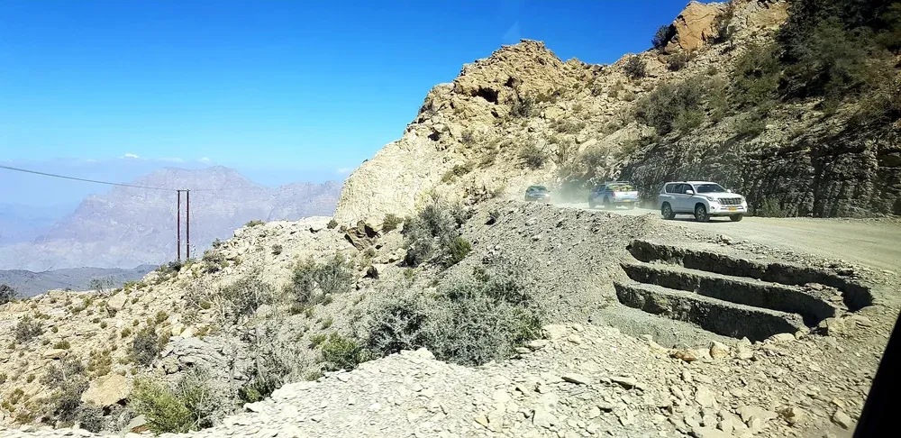 De ruige route door Wadi Bani Awf